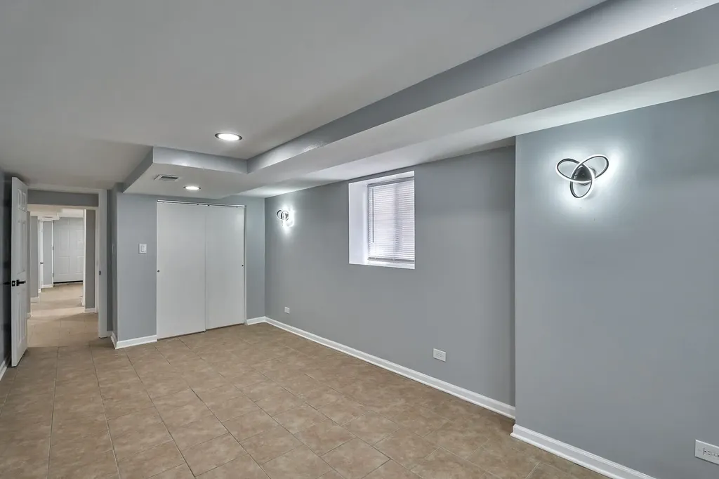 1452 West 71st Street Chicago IL 60636