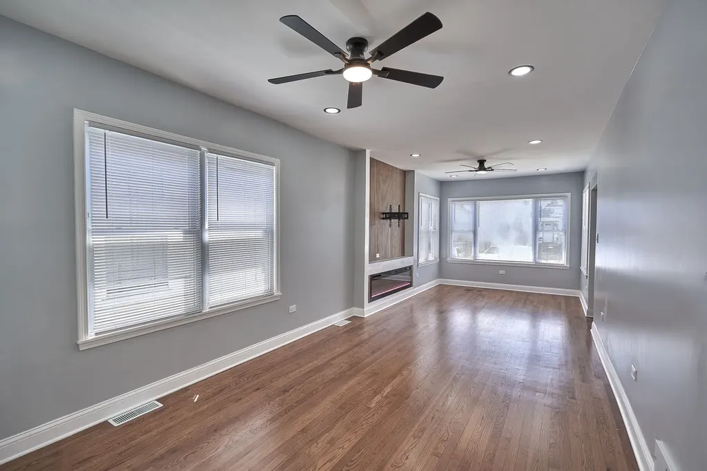 1452 West 71st Street Chicago IL 60636