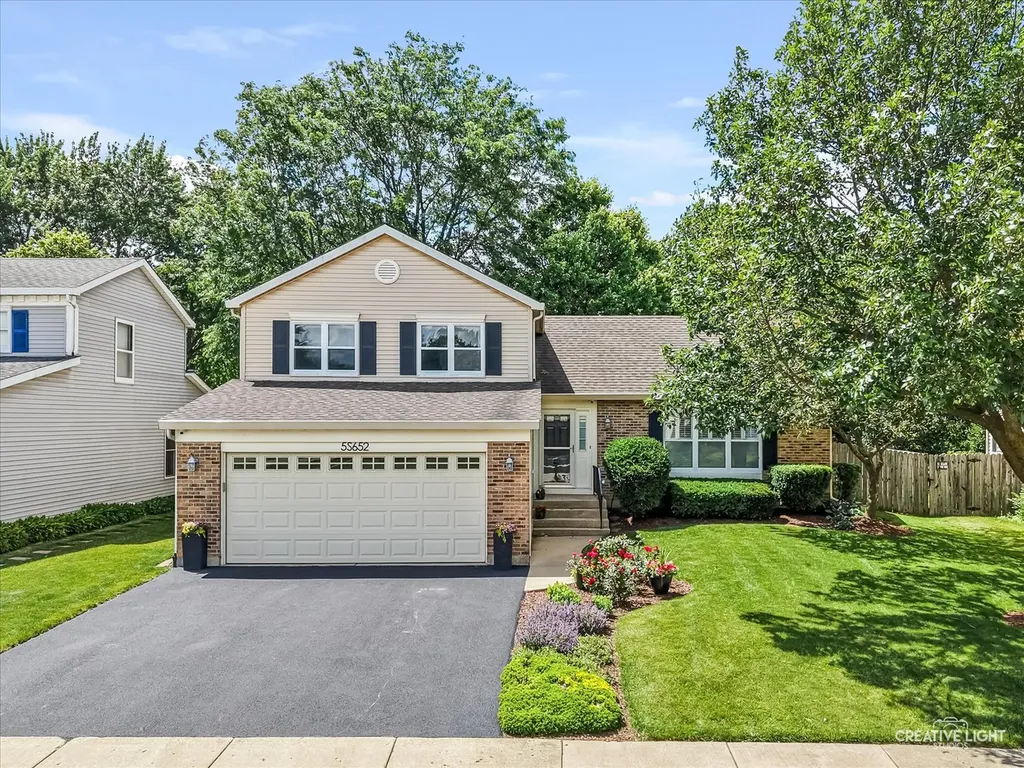 5S652 Hummingbird Lane Naperville IL 60540