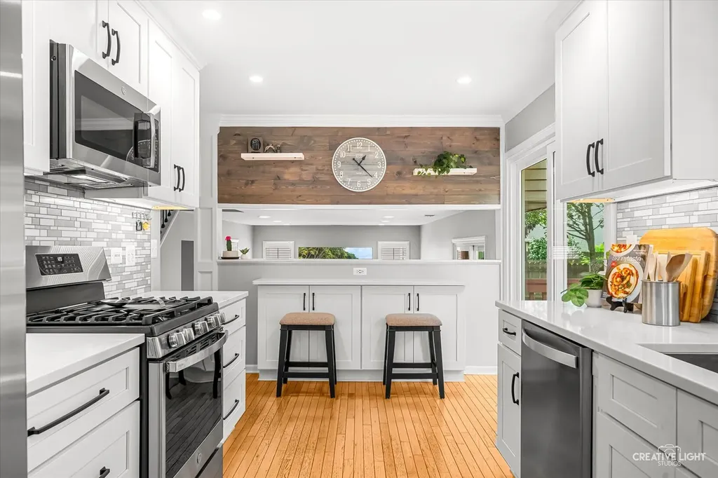 5S652 Hummingbird Lane Naperville IL 60540