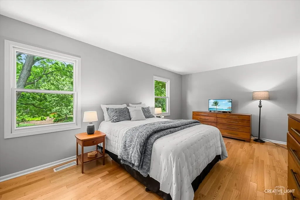 5S652 Hummingbird Lane Naperville IL 60540