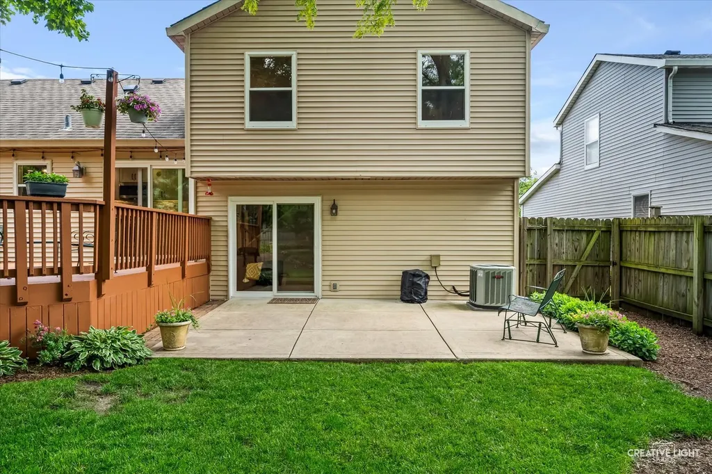 5S652 Hummingbird Lane Naperville IL 60540