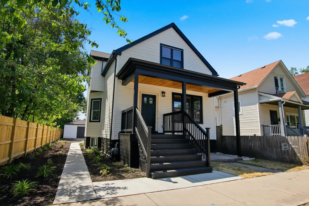 11436 South Yale Avenue Chicago IL 60628
