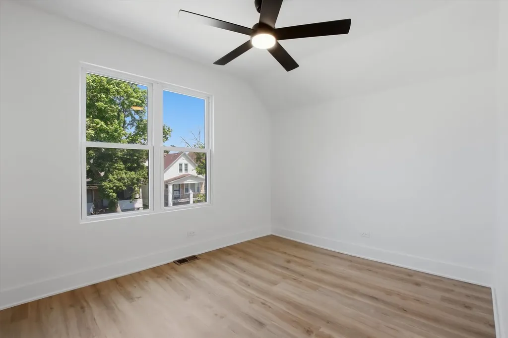 11436 South Yale Avenue Chicago IL 60628