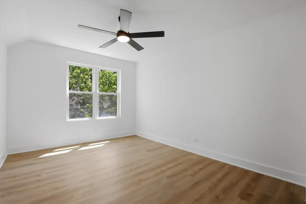 11436 South Yale Avenue Chicago IL 60628