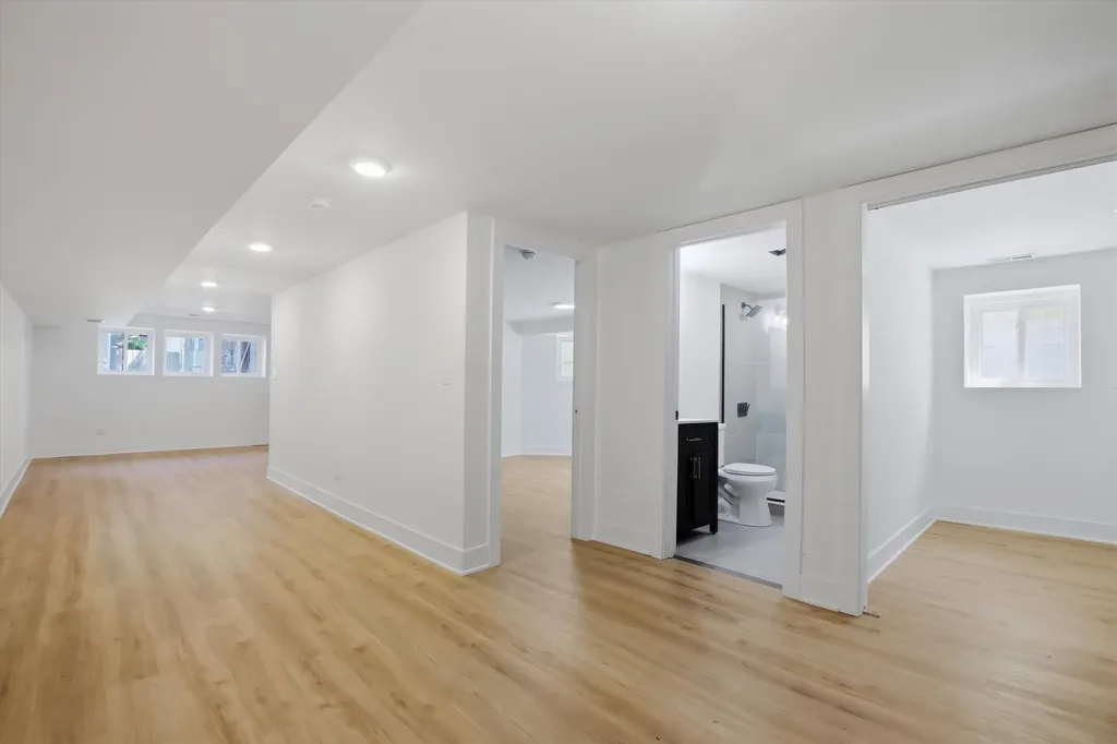 11436 South Yale Avenue Chicago IL 60628