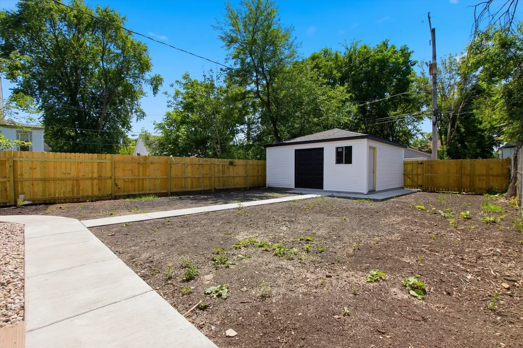 11436 South Yale Avenue Chicago IL 60628