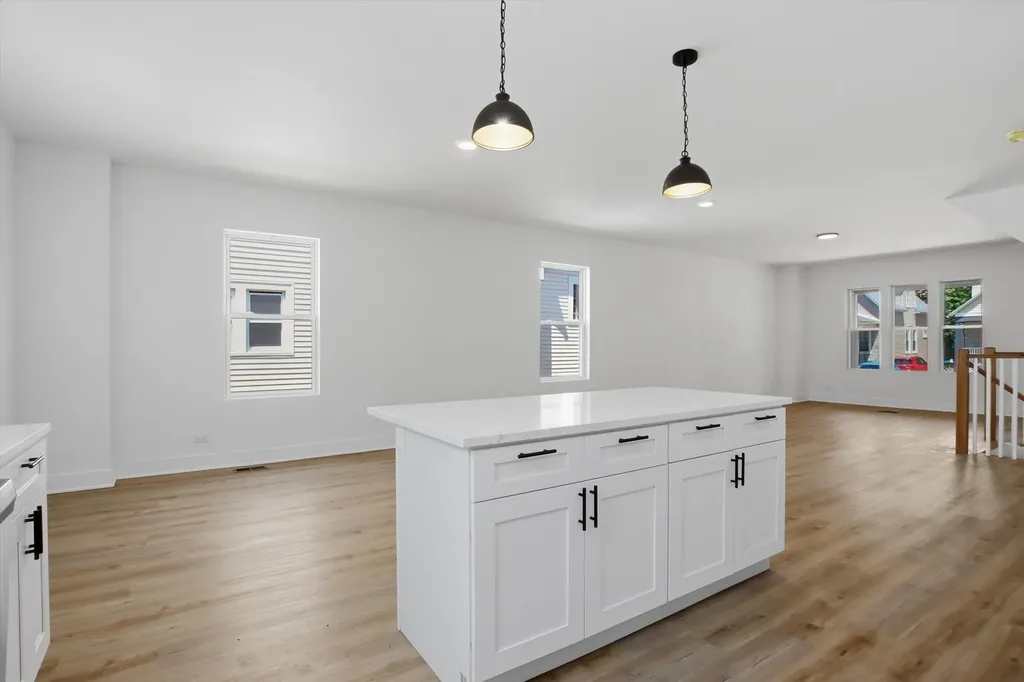 11436 South Yale Avenue Chicago IL 60628