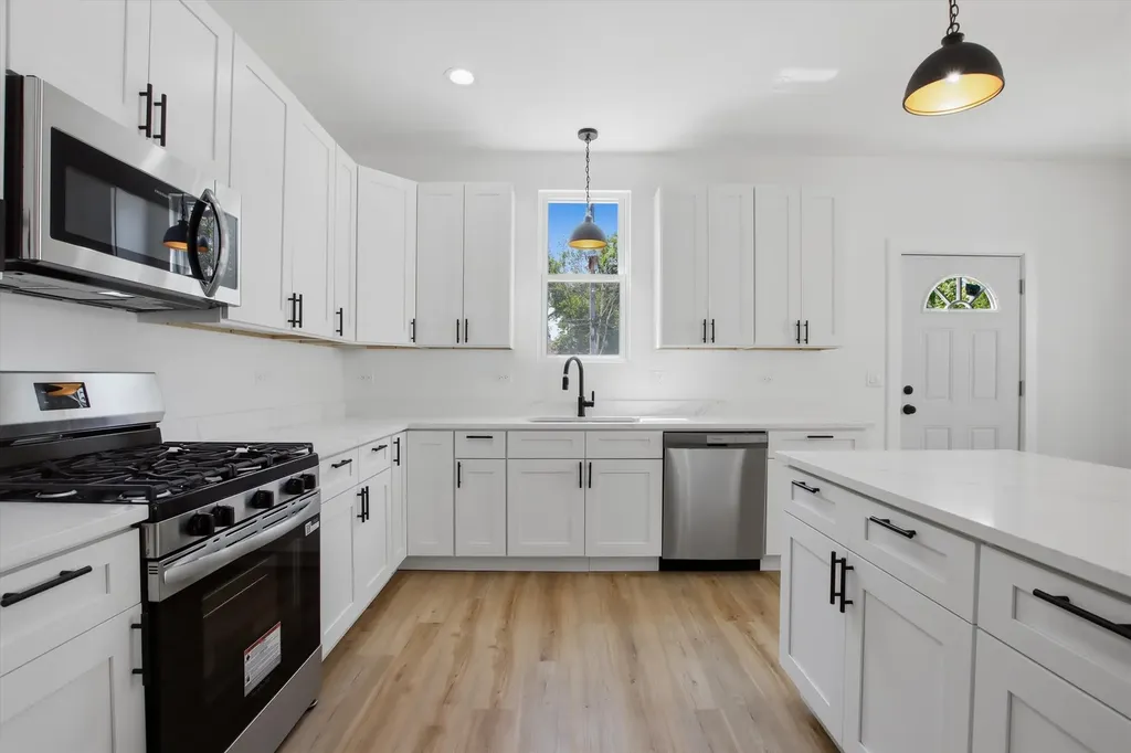 11436 South Yale Avenue Chicago IL 60628