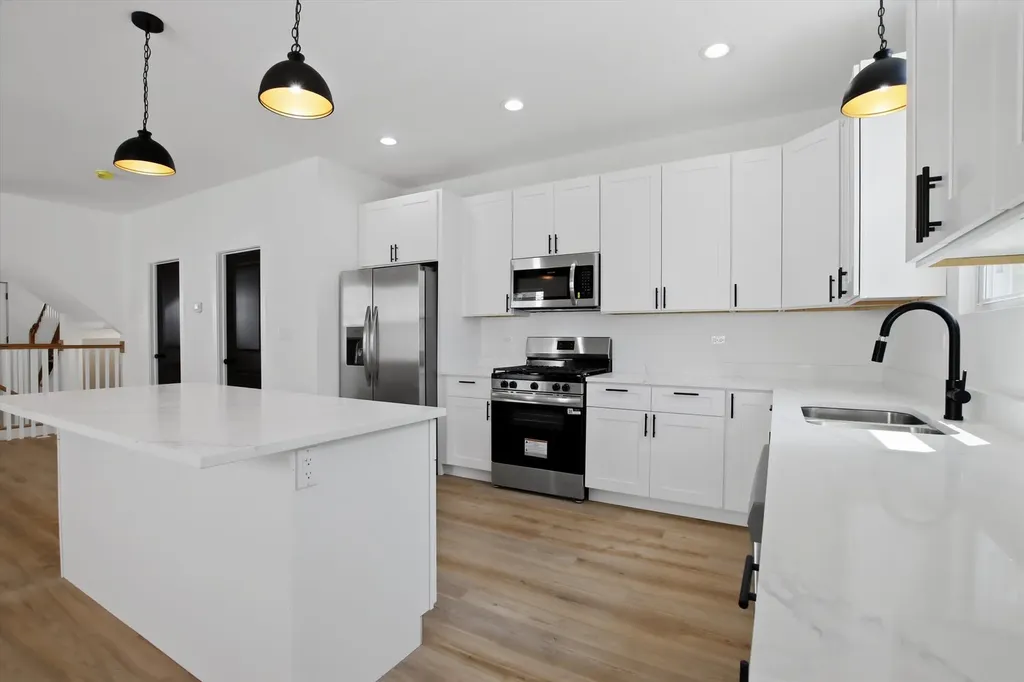 11436 South Yale Avenue Chicago IL 60628