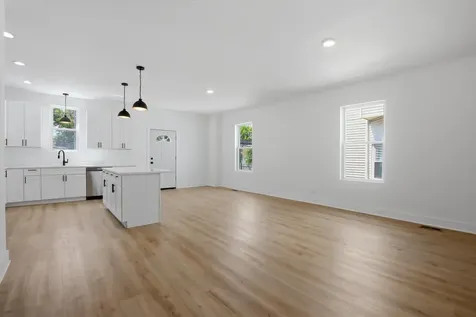 11436 South Yale Avenue Chicago IL 60628