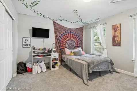 2401 Stonybrook Street Wauconda IL 60084