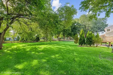 2401 Stonybrook Street Wauconda IL 60084