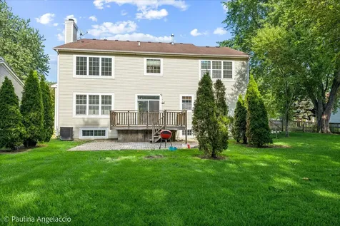 2401 Stonybrook Street Wauconda IL 60084