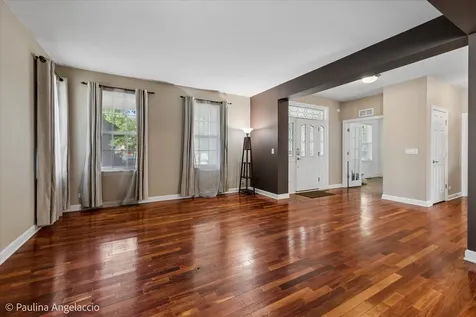 2401 Stonybrook Street Wauconda IL 60084