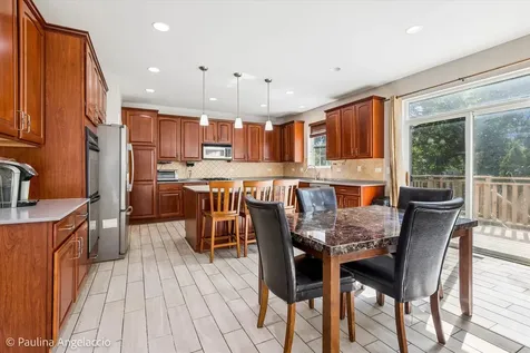 2401 Stonybrook Street Wauconda IL 60084