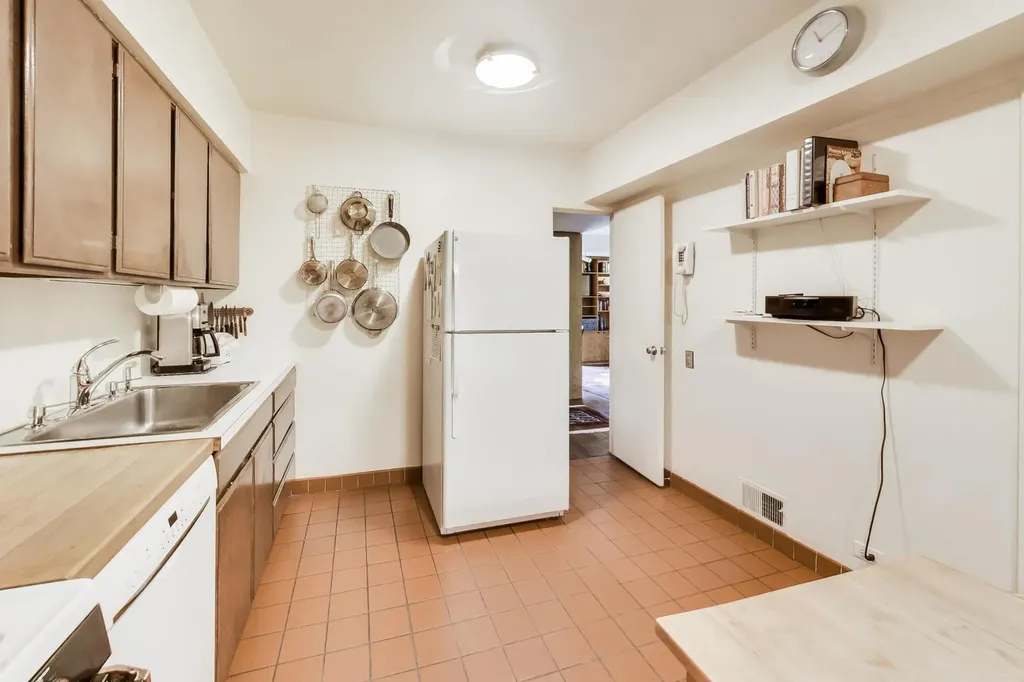 5508 South Kenwood Avenue Chicago IL 60637