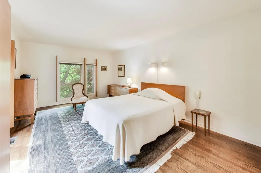 5508 South Kenwood Avenue Chicago IL 60637