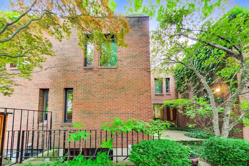 5508 South Kenwood Avenue Chicago IL 60637