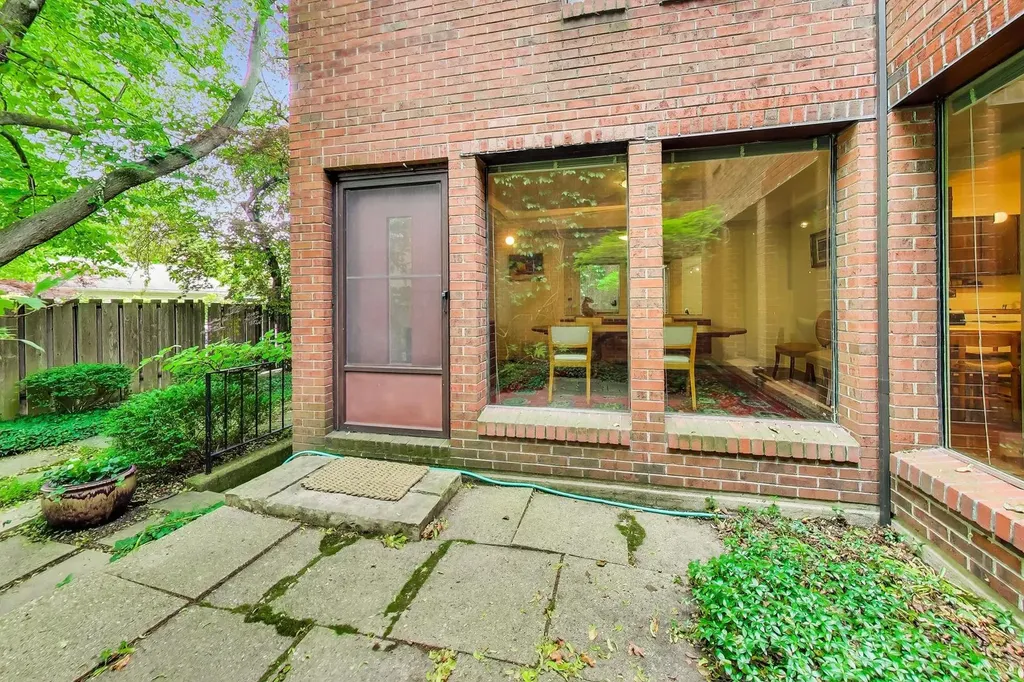 5508 South Kenwood Avenue Chicago IL 60637
