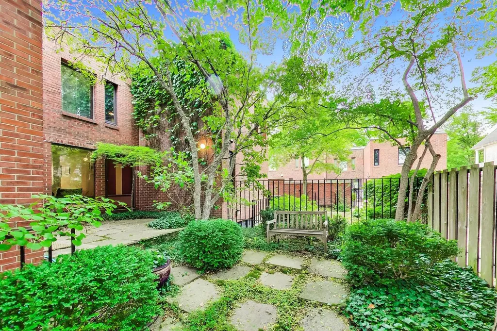 5508 South Kenwood Avenue Chicago IL 60637