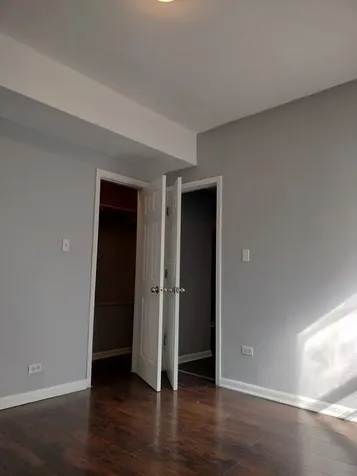 2525 East 72nd Place Chicago IL 60649