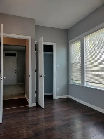 2525 East 72nd Place Chicago IL 60649