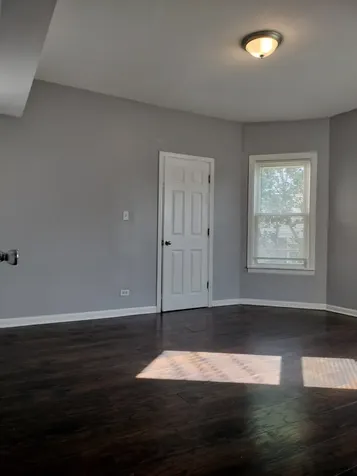 2525 East 72nd Place Chicago IL 60649