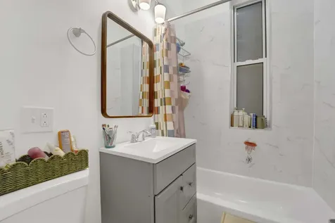 1140 North Winchester Avenue Chicago IL 60622