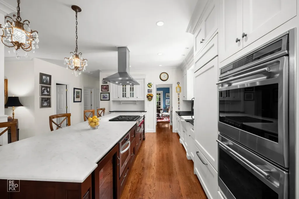 501 Wedgewood Court Hinsdale IL 60521