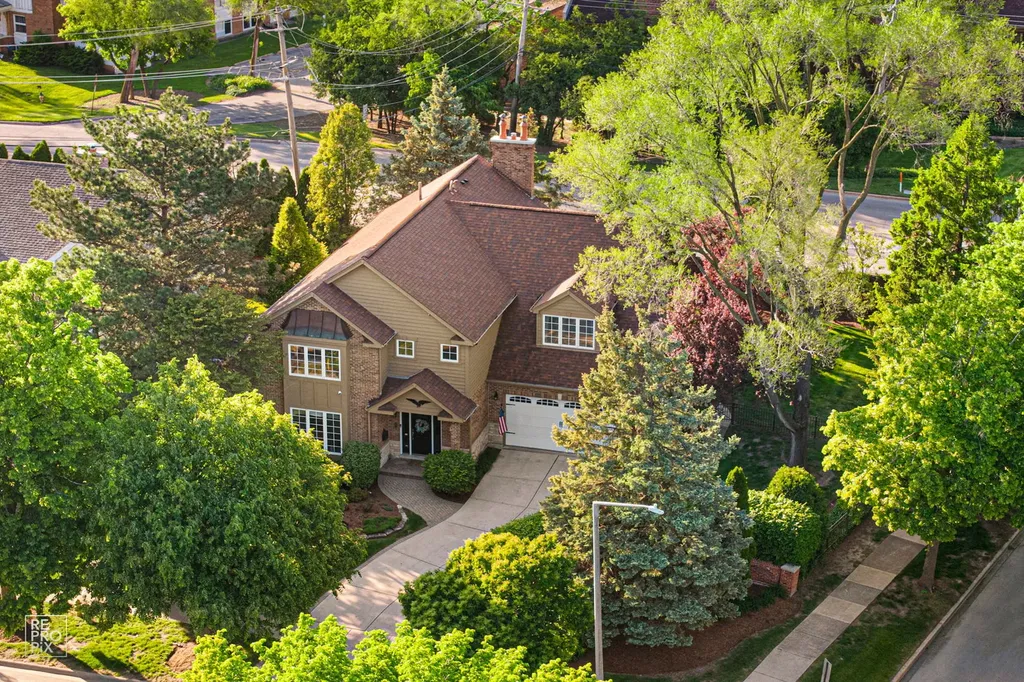 501 Wedgewood Court Hinsdale IL 60521