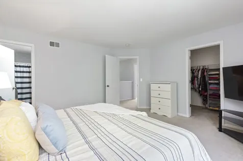 105 Waterbury Circle Oswego IL 60543