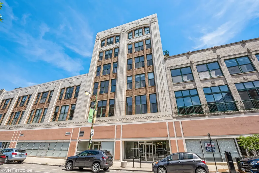 3151 North Lincoln Avenue Chicago IL 60657