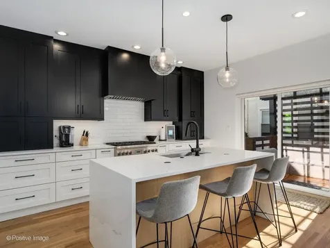 2516 North Campbell Avenue Chicago IL 60647