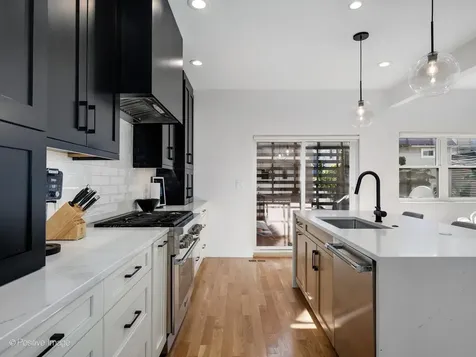 2516 North Campbell Avenue Chicago IL 60647