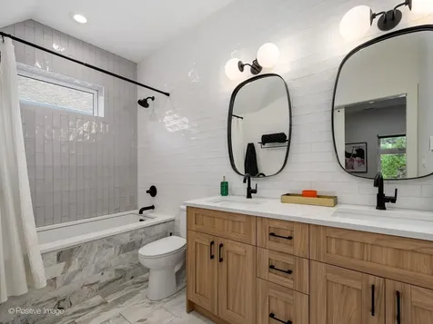 2516 North Campbell Avenue Chicago IL 60647