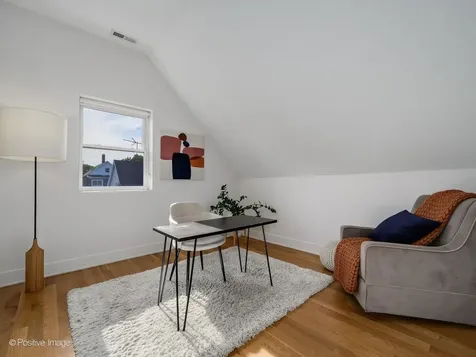 2516 North Campbell Avenue Chicago IL 60647
