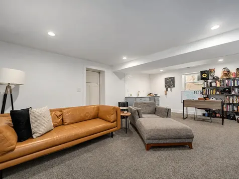 2516 North Campbell Avenue Chicago IL 60647