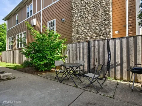 2516 North Campbell Avenue Chicago IL 60647