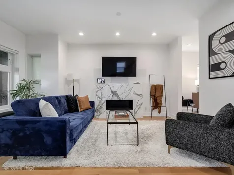 2516 North Campbell Avenue Chicago IL 60647