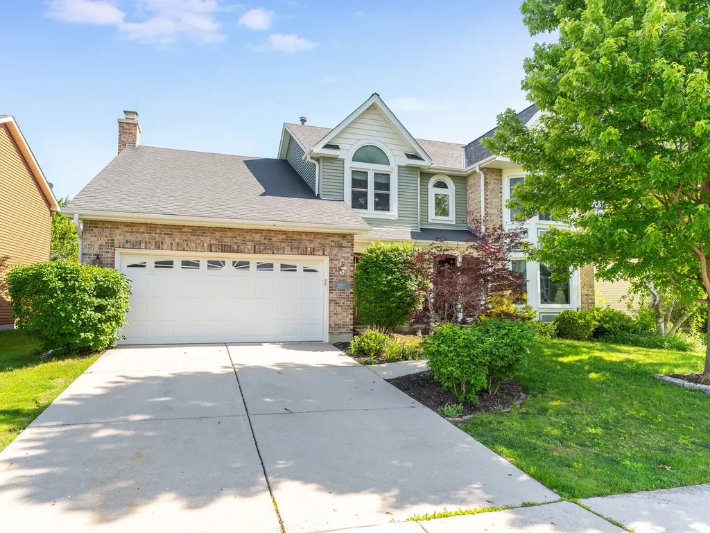 27W306 Victoria Lane Winfield IL 60190