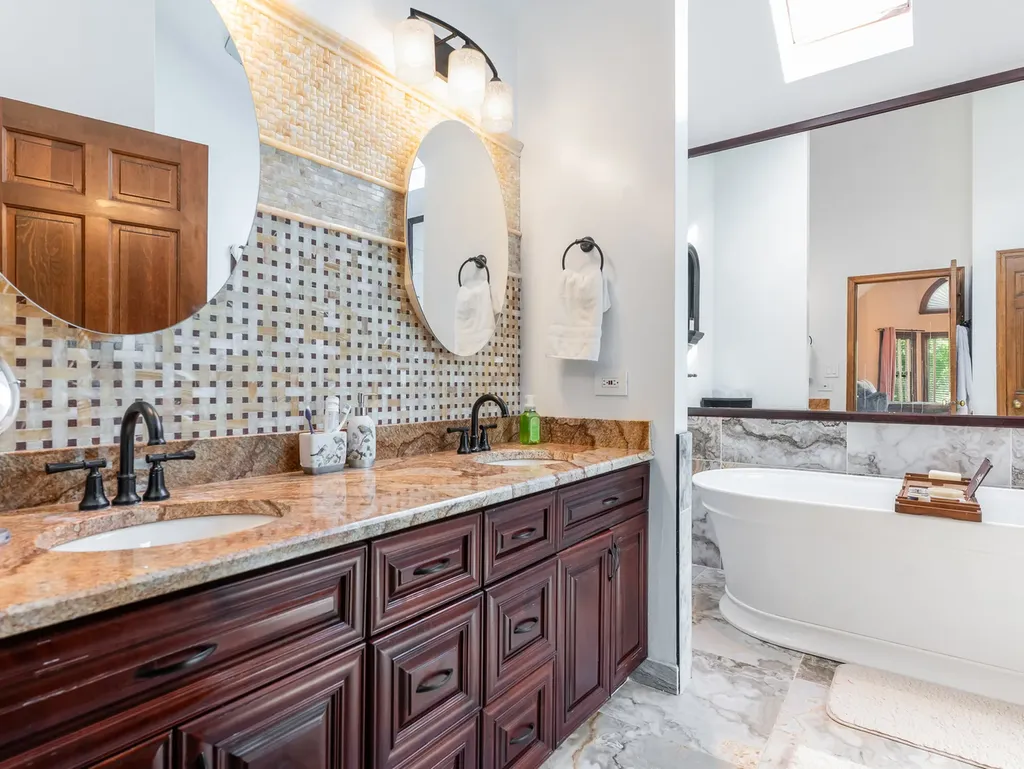27W306 Victoria Lane Winfield IL 60190