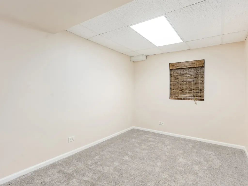 27W306 Victoria Lane Winfield IL 60190