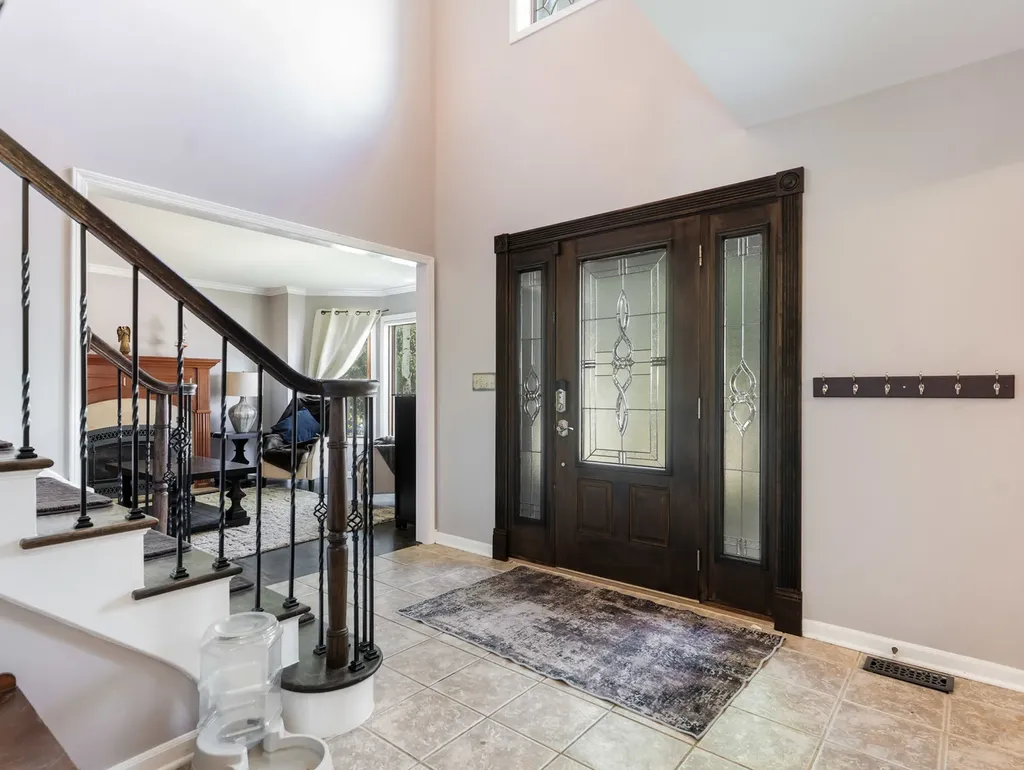 27W306 Victoria Lane Winfield IL 60190