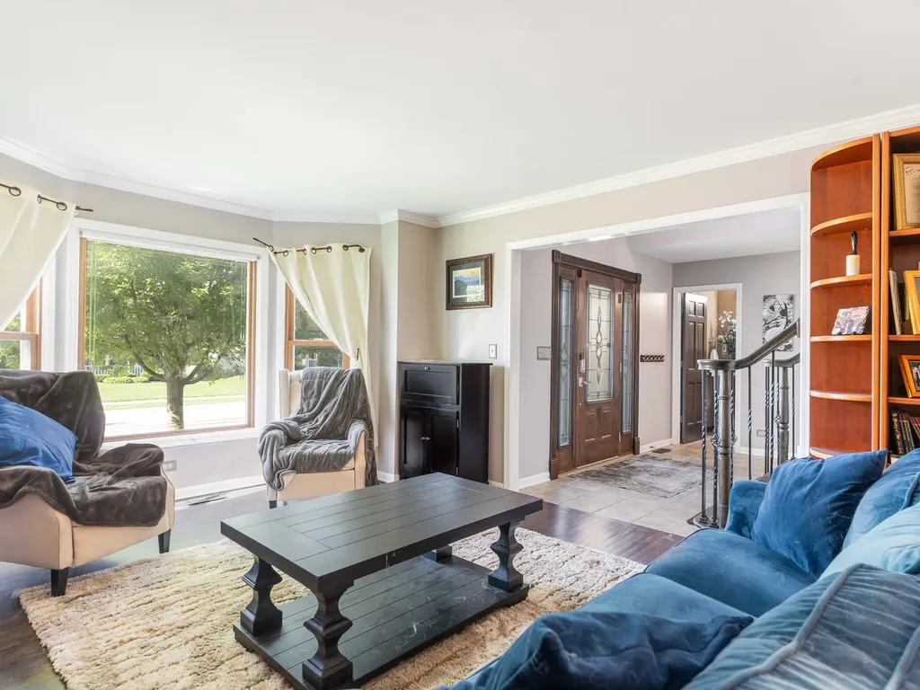 27W306 Victoria Lane Winfield IL 60190