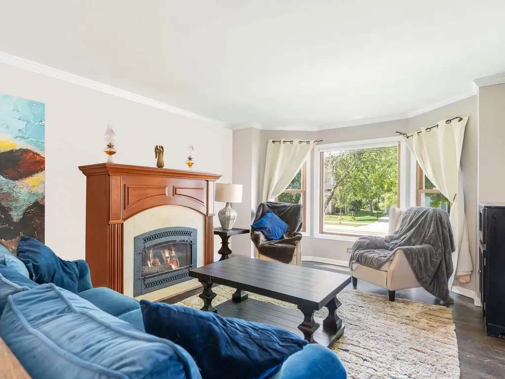 27W306 Victoria Lane Winfield IL 60190