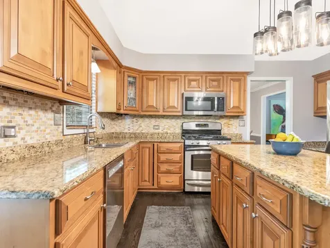 27W306 Victoria Lane Winfield IL 60190