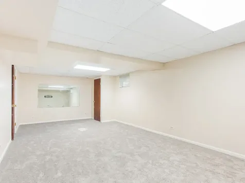 27W306 Victoria Lane Winfield IL 60190