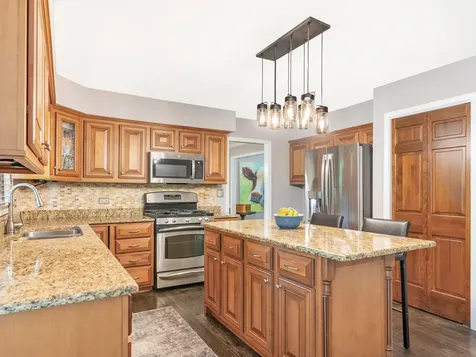 27W306 Victoria Lane Winfield IL 60190