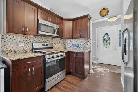 17830 65TH Avenue Tinley Park IL 60477
